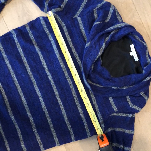 Red Haute sweater dress. - Picture 4 of 8